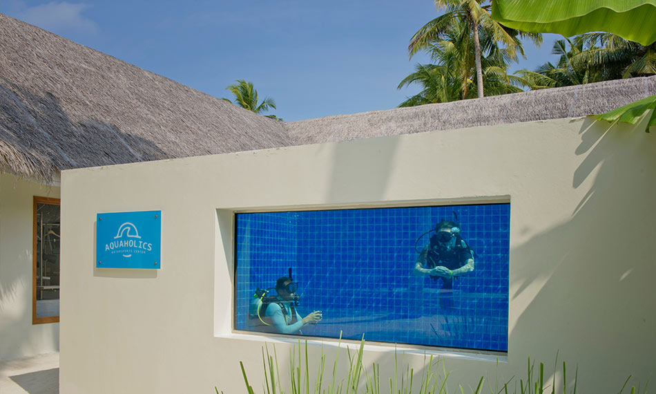 Aquaholics water sports & dive center