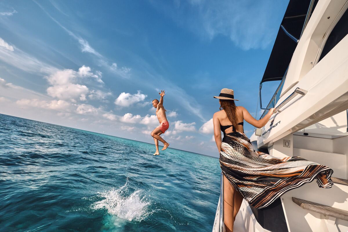 Kandima   Laura   Kandima   Hero Widget Carousel